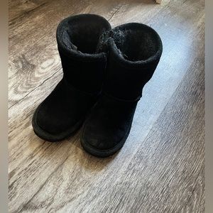 Girl’s bearpaw boots